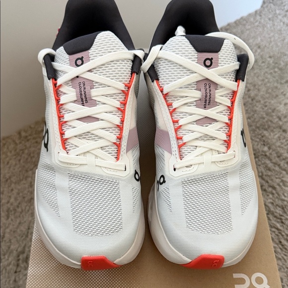 On Running Shoes in White and Red - Picture 2 of 5